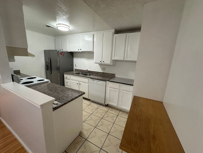 Photo - 247 N Capitol Ave Unit 164