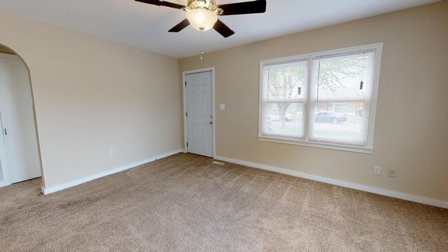 Photo - 2 Bedroom, 1 Bathroom Home in Hoisington, KS