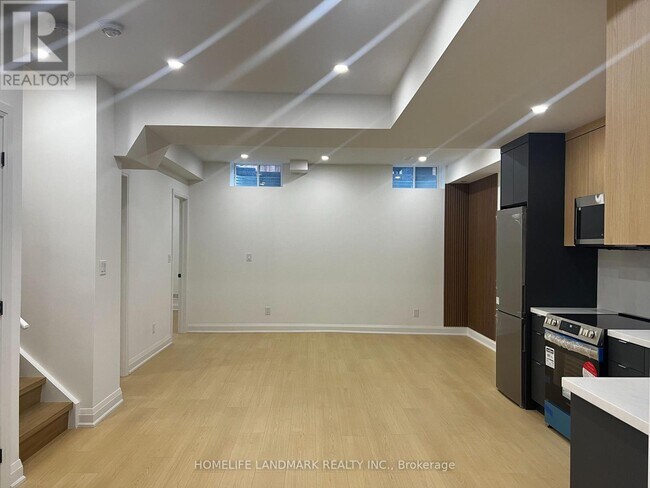 Photo - 94 Carnegie Dr