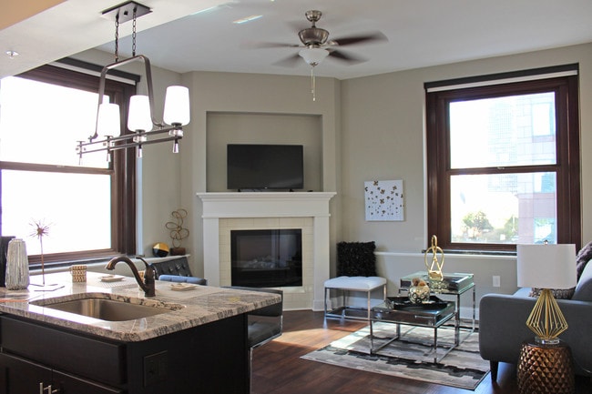 Modelo 2HAB, 2BA estilo 09 - Sala de estar - Residences at Leader