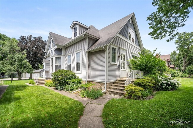Building Photo - 334 Arbor Ave