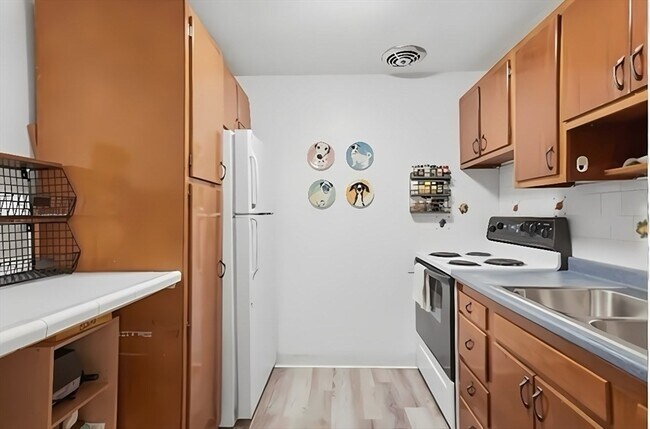 Photo - 74 Kent St Unit 35