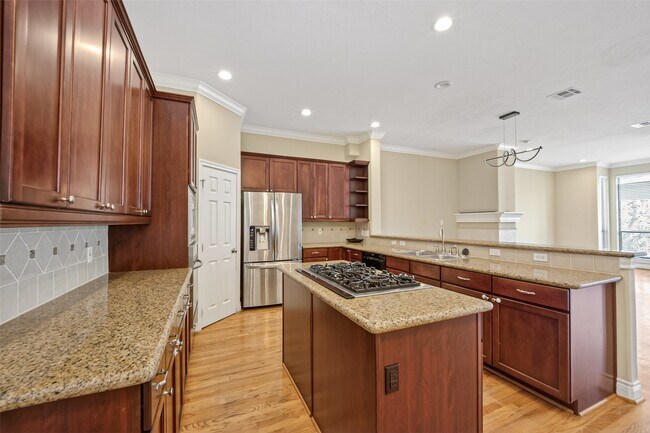 Photo - 1804 Tuam St