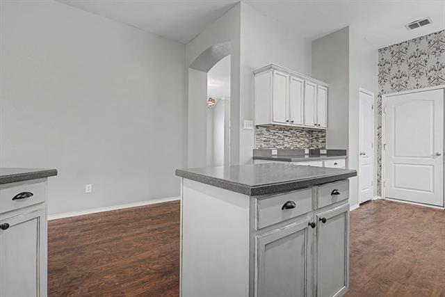 Photo - 360 Conroe Cir