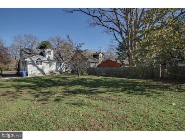 Photo - 206 Swarthmore Rd