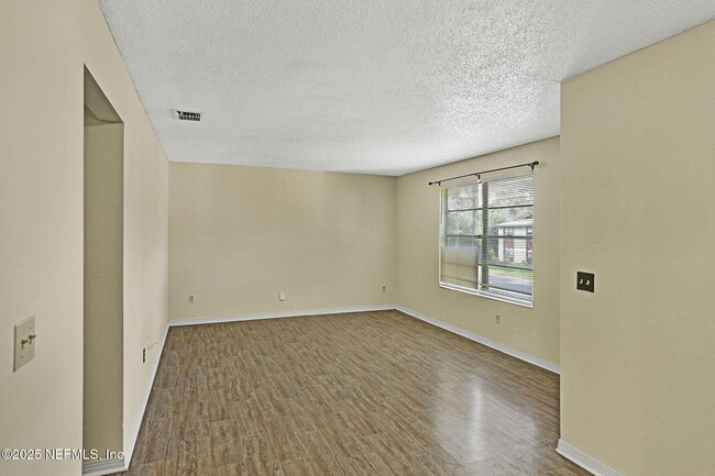 Photo - 475 Crabapple Ct Unit D