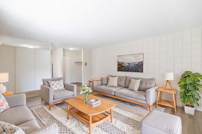 Building Photo - Mainstreet on Elbow