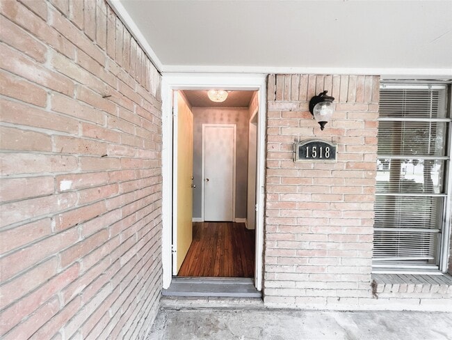 Building Photo - 1518 Johanna Dr Rental