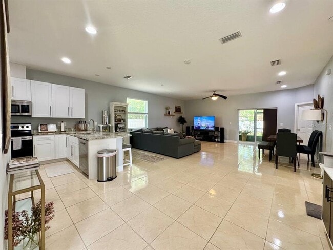 Photo - 8424 N Packwood Ave