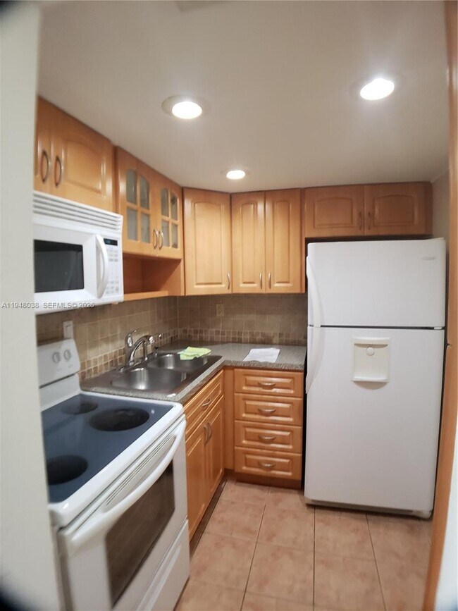 Photo - 8607 SW 68th Ct Unit 24