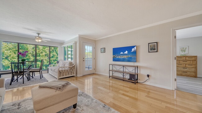 Photo - 835 S Osprey Ave