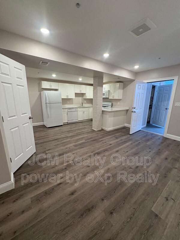 Photo - 32 Hartwell St Unit B / Left