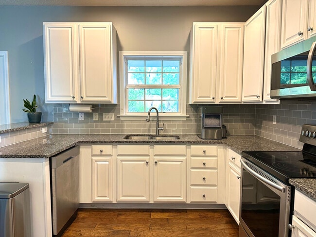 Photo - 52 Black River Rd