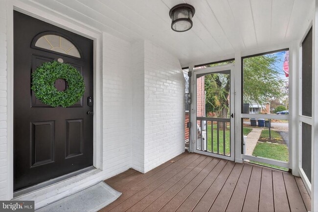 Photo - 3004 Marshall St