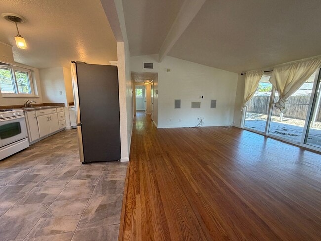 Photo - Adorable 3 bedroom 2 bath bungalow in Rosemont