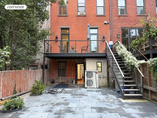 Building Photo - 152 6th Ave Rental