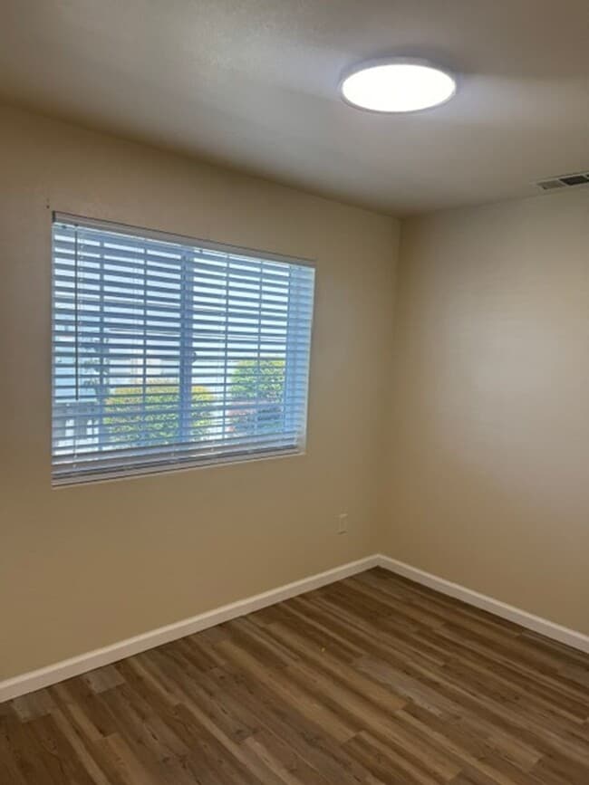 Photo - TOWNHOMES OF OAK COURT!! REMODELED 2 BEDROOM