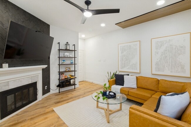 Photo - Modern & Stylish Loft Style 2 Bedroom Condo in Oaklawn!