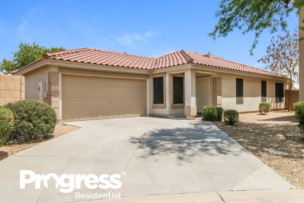 Photo - 688 E Springfield Pl