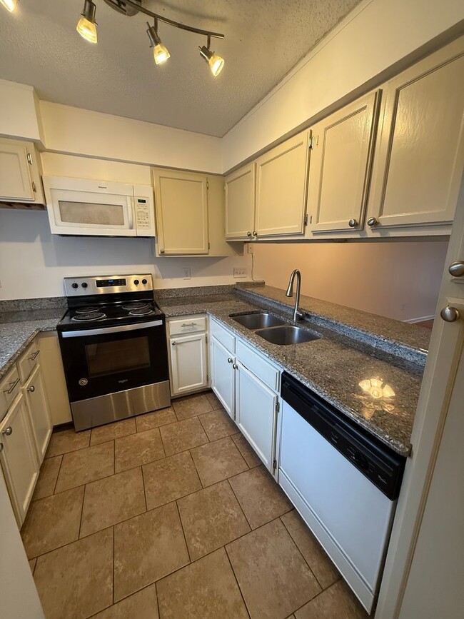 Photo - Beautiful South Charlotte Condo For Rent