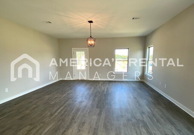 Photo - Home for Rent in Tuscaloosa, AL.. RECEIVE ...