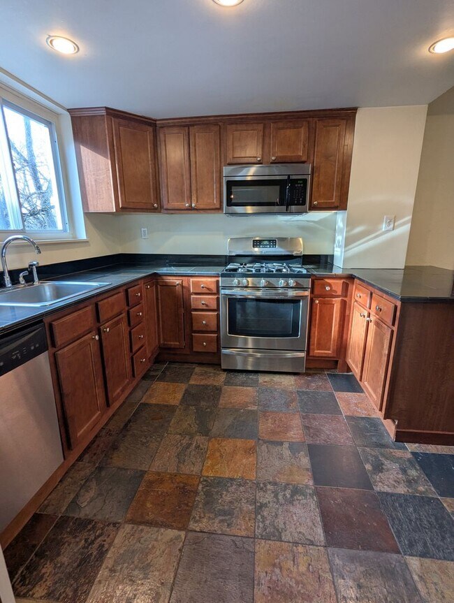 Photo - 4 Bedroom, 2 Bathroom Single Family Home (Mt. Washington)