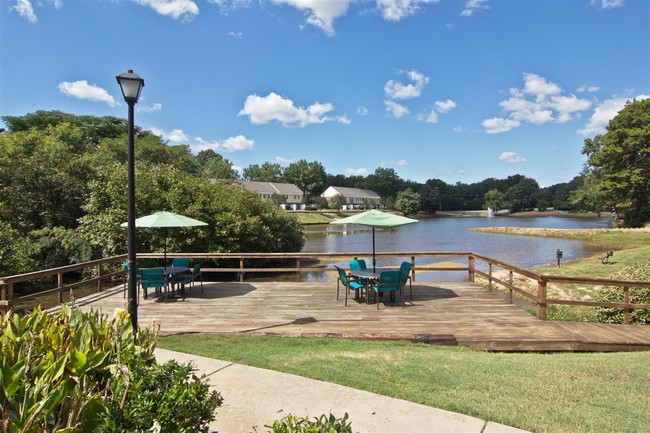 Building Photo - Lakecrest Rental