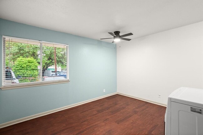 Photo - 1010 W 23rd St Unit 3
