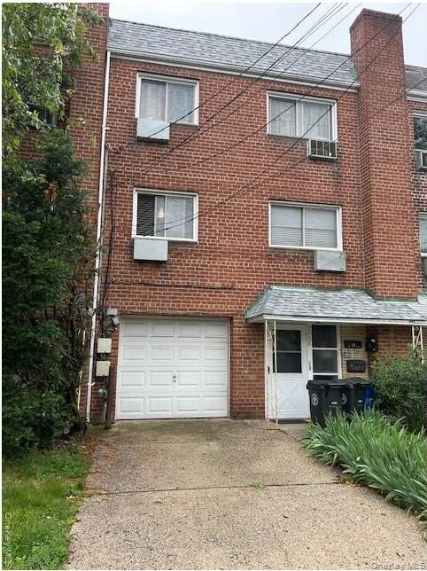 Photo - 92-08-92242 242nd St