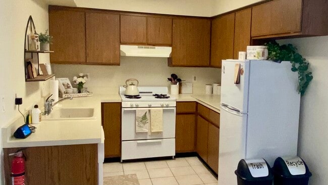 Typical Kitchen - 131 Northampton Dr Unit Holmdel Mews