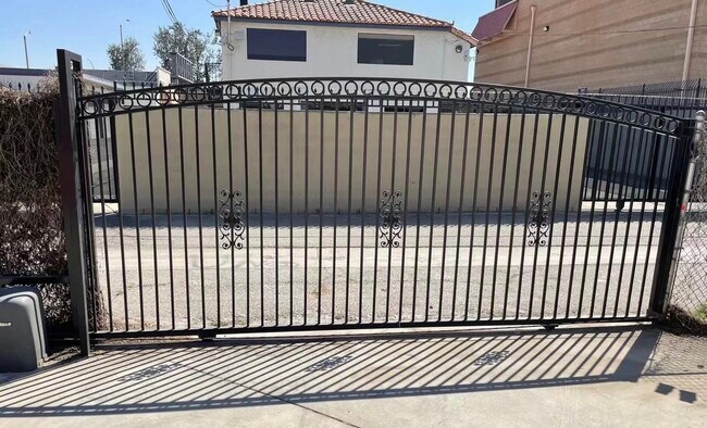 Photo - 3056 Frazier St Unit #B