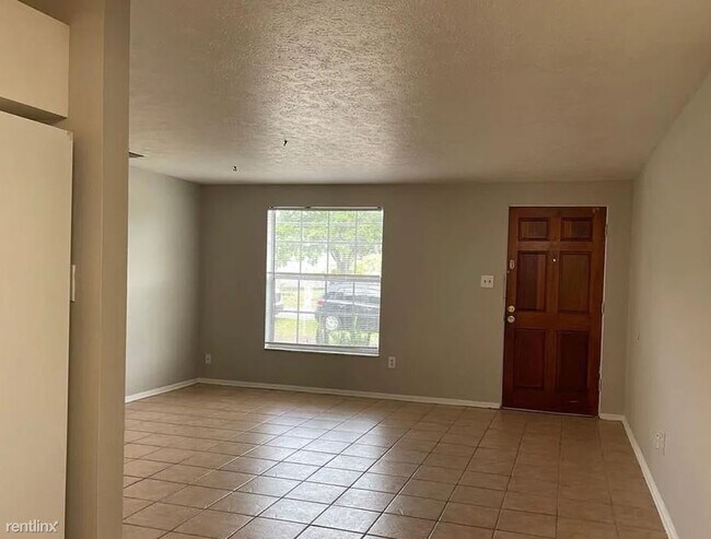 Photo - 3 br, 3 bath House - 2890 Creekbend Drive