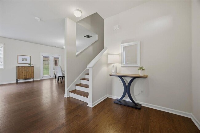 Photo - 3110 Boxwood Crossing