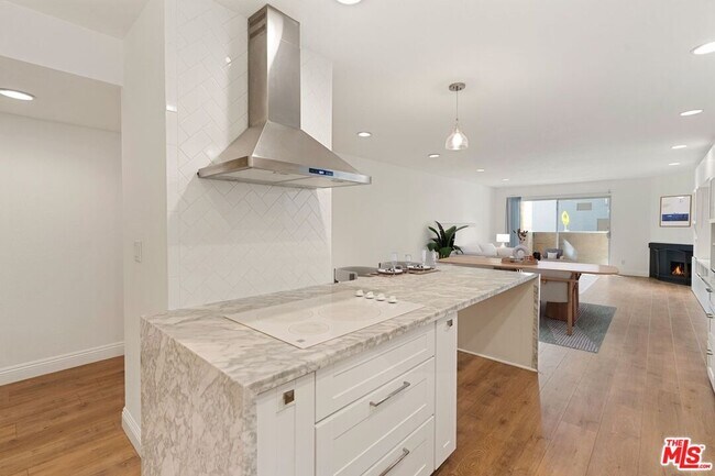 Photo - 1010 Hammond St Unidad 204