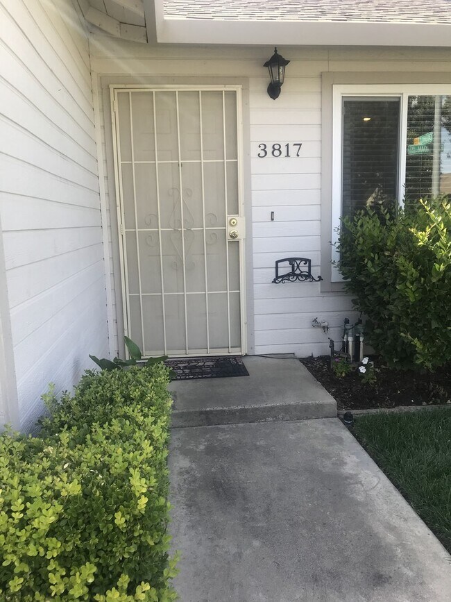 Charming 3 bedroom home coming up in June Rental House Rental in