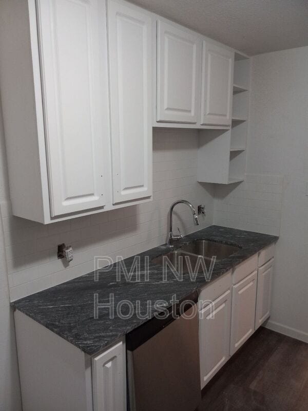 Building Photo - 2681 Gessner Rd