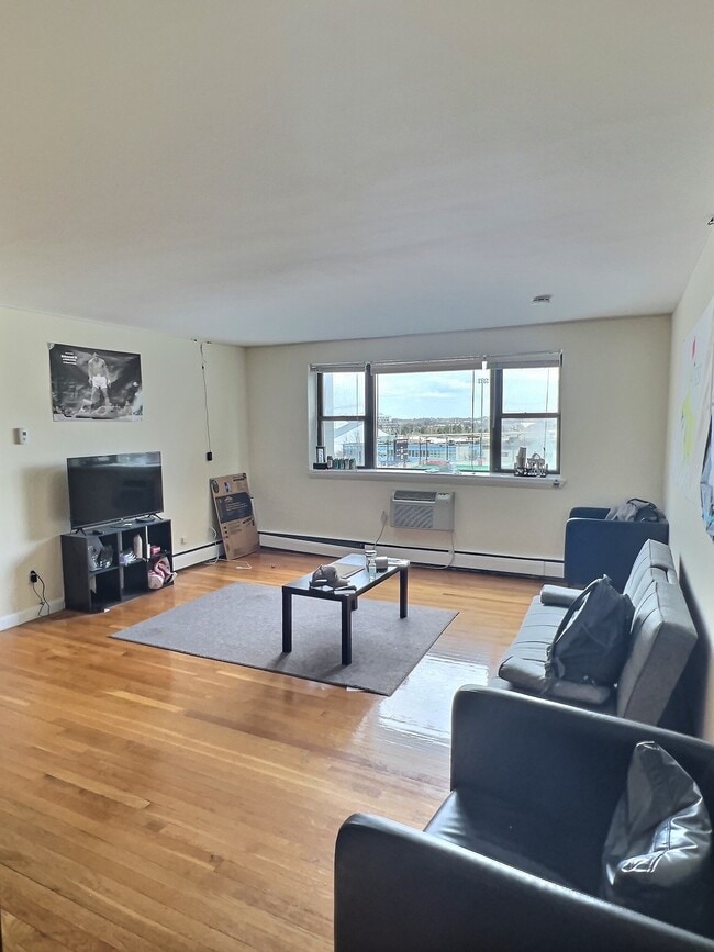 Photo - 1039 Commonwealth Avenue