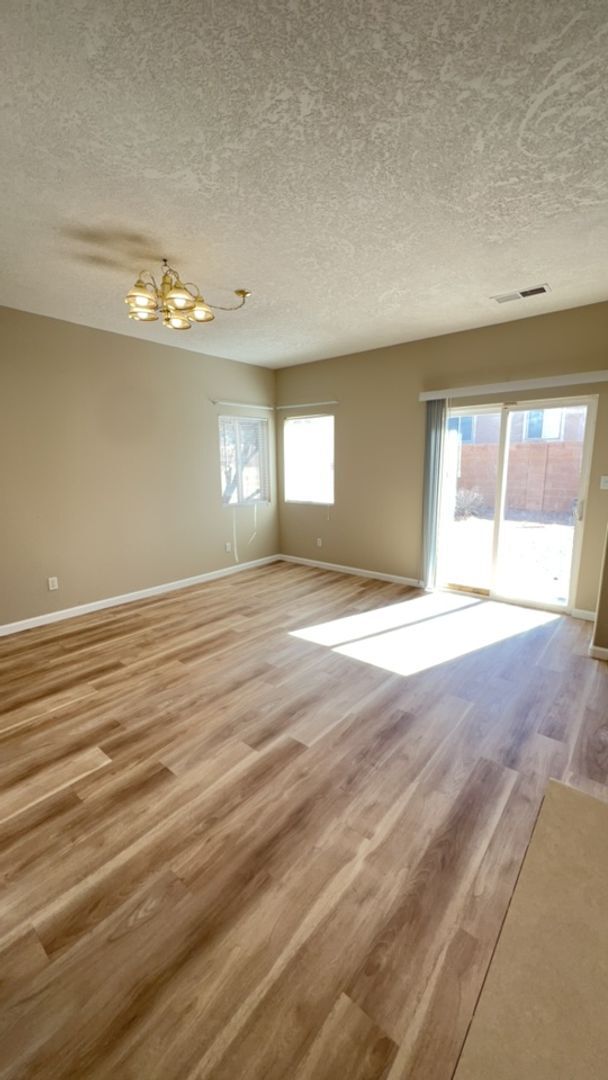 Photo - Beautiful 4 Bedroom 2.5 Bath home in the Vista Del Norte Subdivision