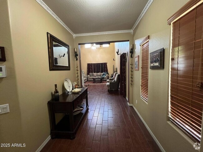 Building Photo - 2017 W Marconi Ave Rental