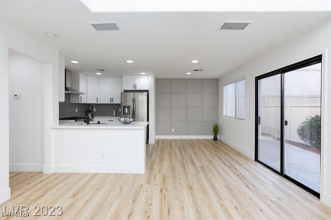 Photo - 971 Grand Cerritos Ave