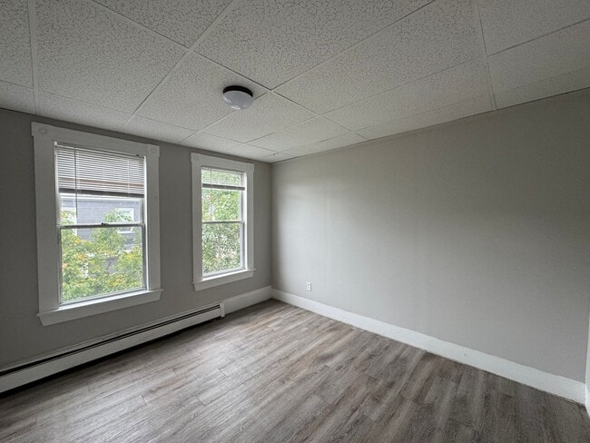 Building Photo - 72 Broadway-2R Unit 2R