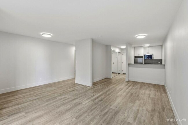 Photo - 480 Warren Dr Unit 201