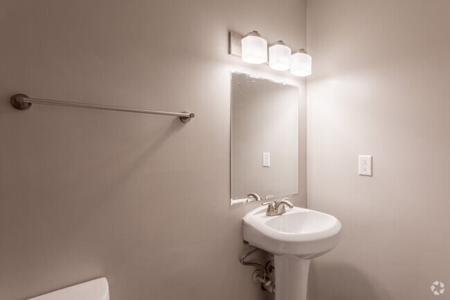 1BR, 1BA -700sqft