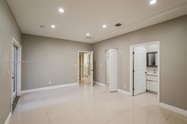 Photo - 2835 NW 14th St