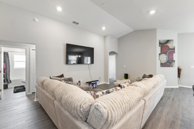 Photo - 2172 Desert Rose Dr