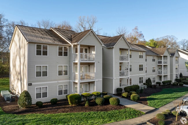 Building Photo - Riverfront Rental