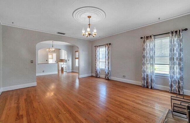 Photo - 316 18th Ave NE