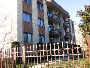 Building Photo - 2416 W Foster Ave Unit 1N