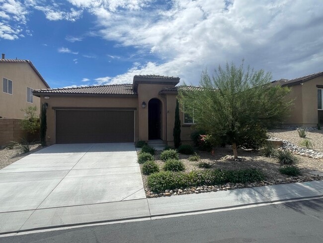 Photo - 62781 Kitetail Dr