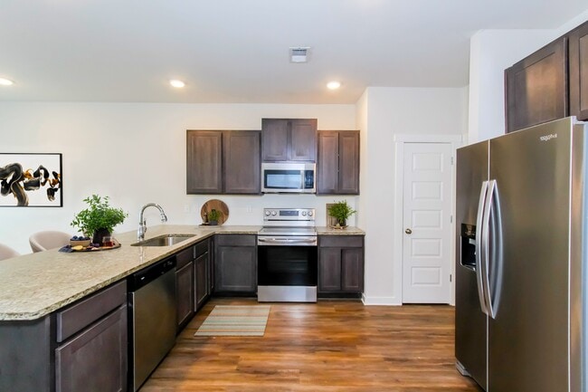 Photo - 516 The Heights Ln